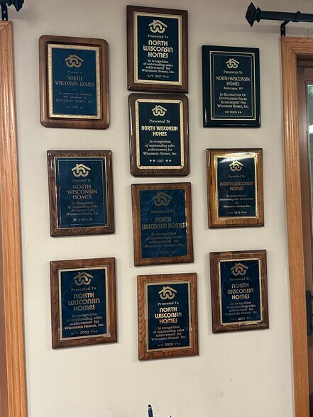 More Photos Of 7076 Semrau Trail, Hazelhurst Storefront Retail Office For Sale