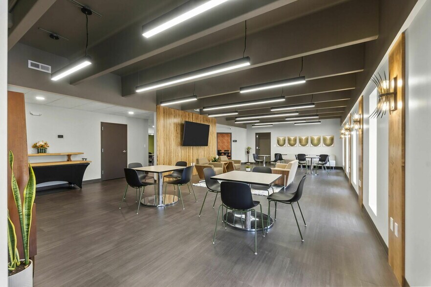 More Photos Of 1427 Thomas Dr, Cape Girardeau Coworking Space