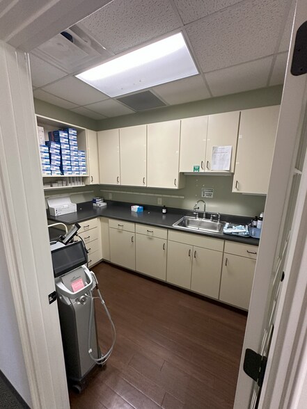 More Photos Of 155 Halton Rd, Greenville Medical For Lease