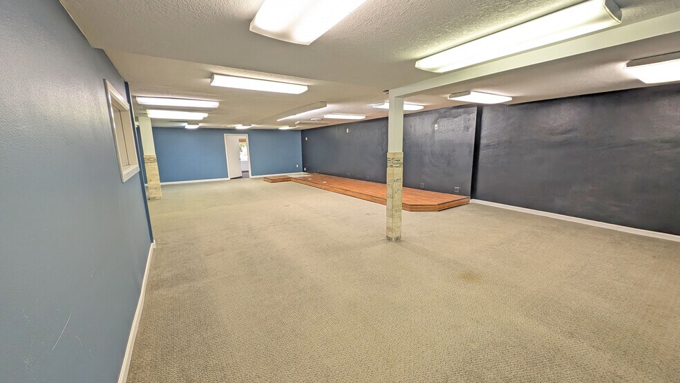 More Photos Of 126 NE 2nd Ave, Hillsboro Storefront For Sale