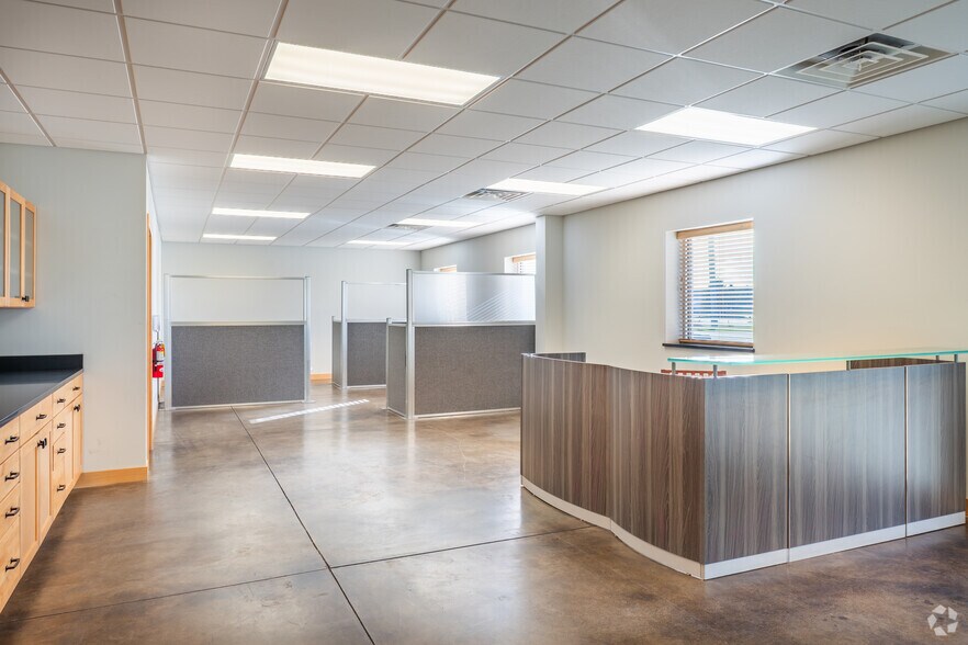 More Photos Of 1400 E High St, Milton Manufacturing For Lease