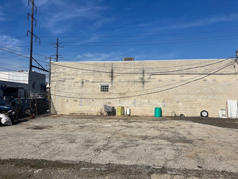 More Photos Of 4933-39 Wellington St, Philadelphia Manufacturing For Lease