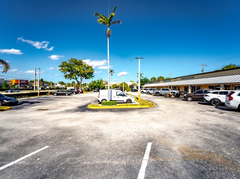 More Photos Of 1920 NW Boca Raton Blvd, Boca Raton Unknown For Lease