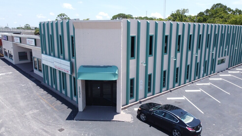 More Photos Of 1225 Garden St, Titusville Office For Lease