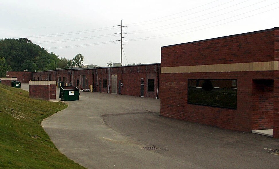 More Photos Of 30405 Solon Rd, Solon Light Manufacturing For Sale