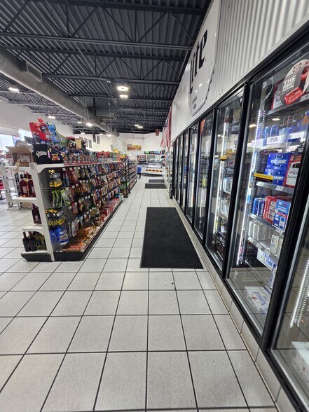 More Photos Of 7015 AL-129, Winfield General Retail For Lease