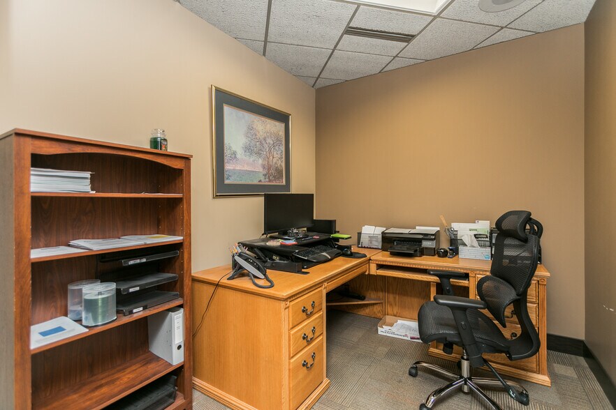 More Photos Of 425 2nd St SE, Cedar Rapids Office For Sale