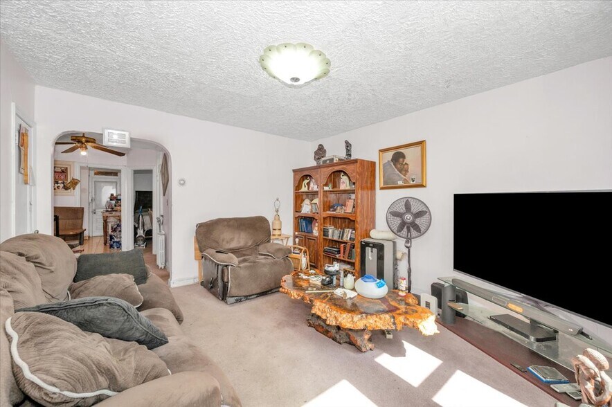 More Photos Of 1010-1012 16TH Street NE, Washington Apartments For Sale