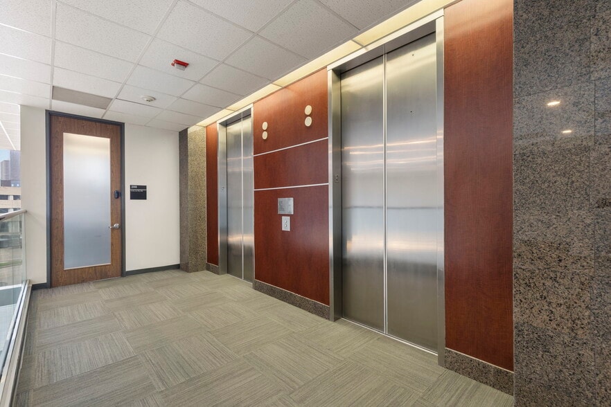 More Photos Of 601 Sawyer St, Houston Office For Sale