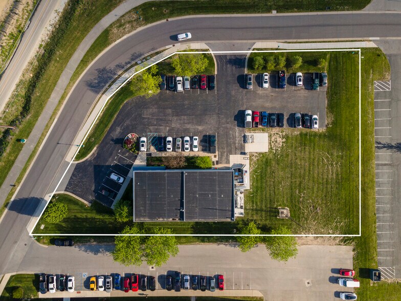More Photos Of 11837 Technology Dr, Fishers Warehouse For Lease