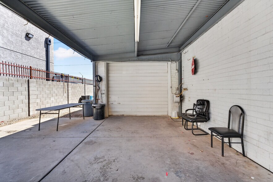 More Photos Of 940 W Hatcher Rd, Phoenix Freestanding For Sale