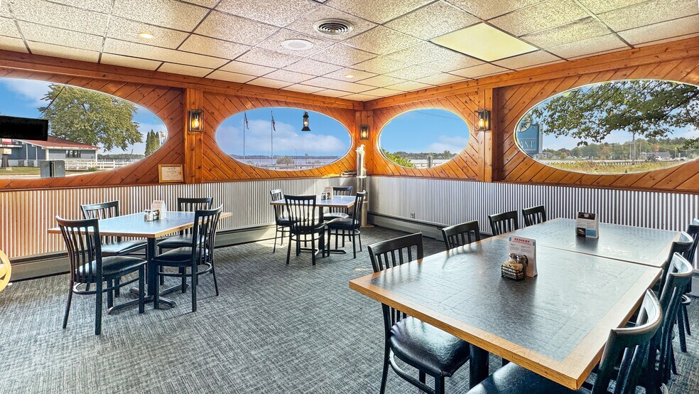 More Photos Of 2403 Sunnyside Dr, Cadillac Restaurant For Sale