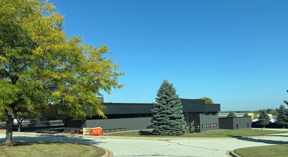 More Photos Of 2985 S Ridge Rd, Green Bay Medical For Lease