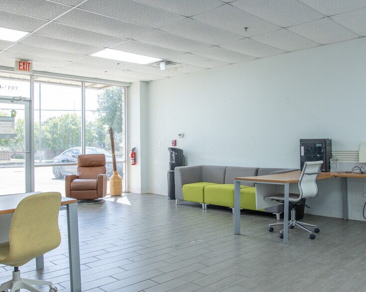 More Photos Of 7017 Baker Blvd, Richland Hills Storefront Retail Office For Lease