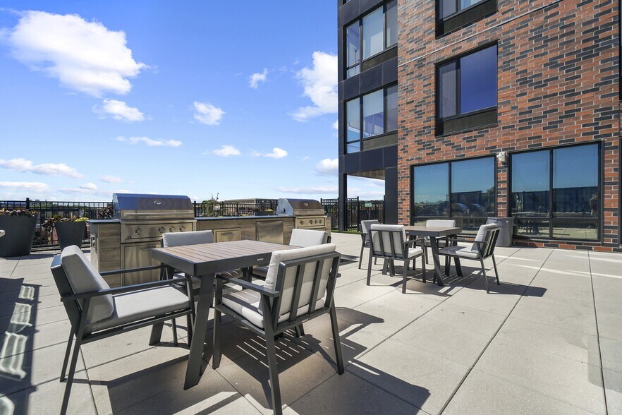 More Photos Of 150 Main St, Hackensack Apartments For Lease