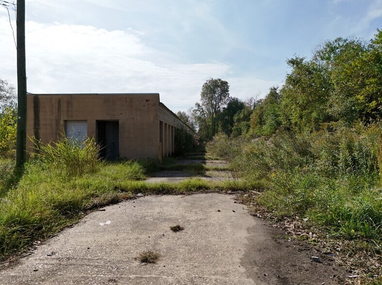 More Photos Of 101 Martinez Dr, Monroe Self Storage For Sale