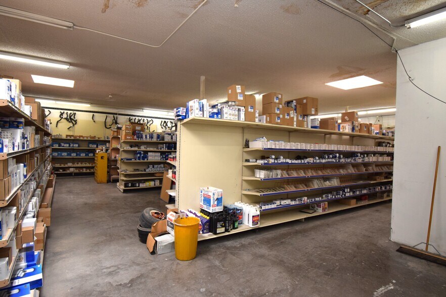 More Photos Of 301 E Pine St, Deming Freestanding For Sale