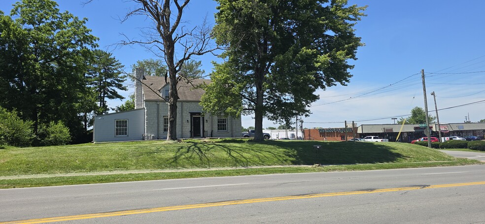 More Photos Of 4502 Fegenbush Ln, Louisville Specialty For Sale