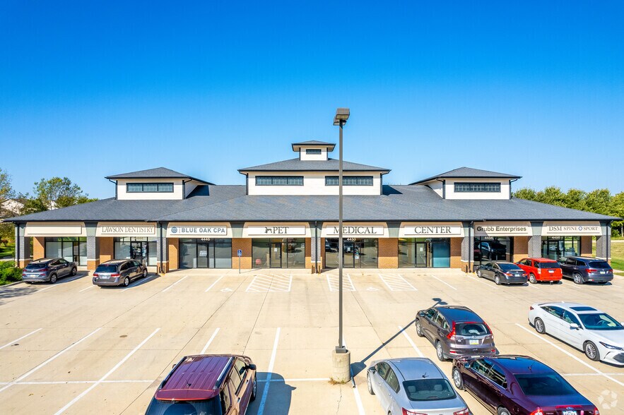 More Photos Of 4444-4456 NW 128th St, Urbandale Office For Sale