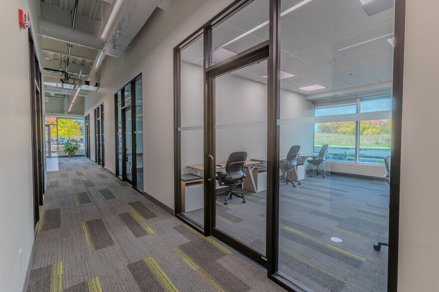 More Photos Of 420 Wes Graham Way, Waterloo Office For Lease
