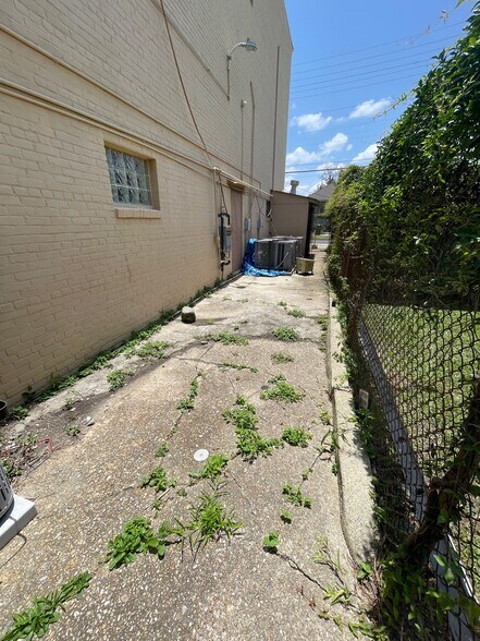More Photos Of 2400 Delachaise St, New Orleans Specialty For Sale
