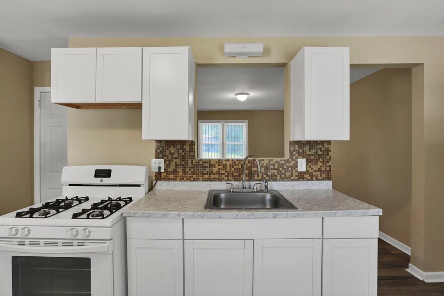 More Photos Of 1079 S James Rd, Columbus Apartments For Sale