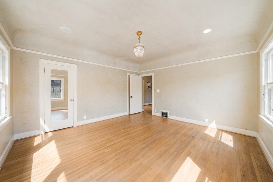 More Photos Of 702-704 E Chapman Ave, Orange Office For Lease