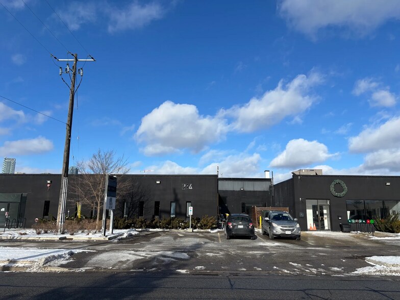 More Photos Of 212-216 Norseman St, Toronto Manufacturing For Lease