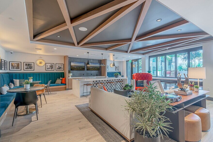 More Photos Of 6240 W Sunset Blvd, Los Angeles Apartments For Lease