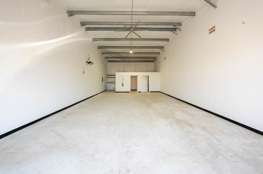 More Photos Of 2203 Cascade Pky, San Antonio Unknown For Lease