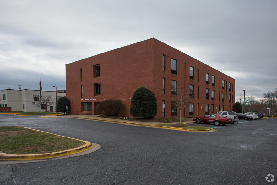 Primary Photo Of 11701 Livingston Rd, Fort Washington Medical For Lease