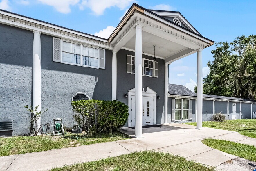 Primary Photo Of 131 W Main St, Tavares Office For Sale