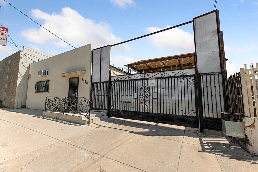 More Photos Of 7438 Varna Ave, North Hollywood Warehouse For Sale