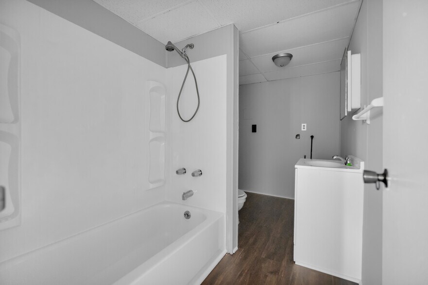 More Photos Of 52 W Ludlow St, Summit Hill Apartments For Sale