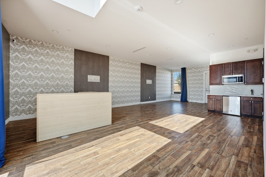 More Photos Of 7336 W Post Rd, Las Vegas Loft Creative Space For Sale