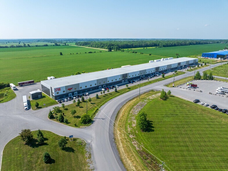 More Photos Of 379B Corduroy Rd, Ottawa Warehouse For Lease
