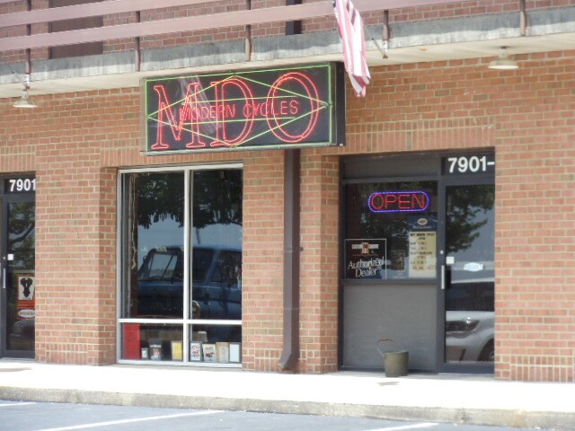 More Photos Of 7901-7905 Cessna Ave, Gaithersburg Warehouse For Lease