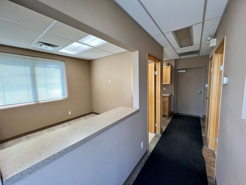 More Photos Of 8121 49 Ave Close, Red Deer Service For Sale