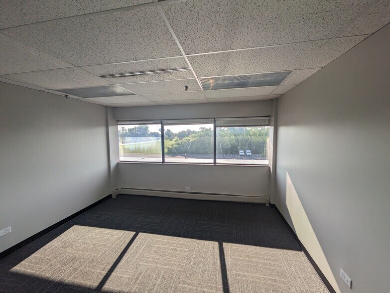 More Photos Of 20280 Governors Dr, Olympia Fields Unknown For Lease