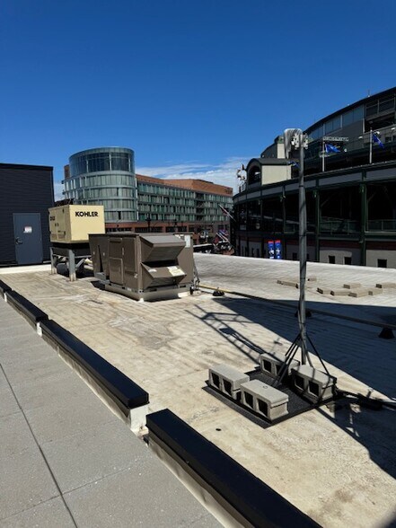 More Photos Of 1031-1041 W Addison St, Chicago Storefront For Lease