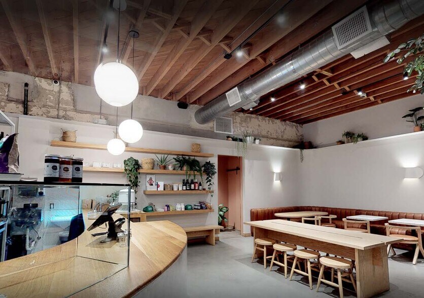 More Photos Of 4310-4312 W Jefferson Blvd, Los Angeles Loft Creative Space For Lease