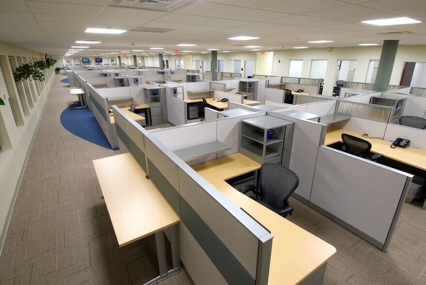 More Photos Of 40 Media Dr, Queensbury Office For Lease