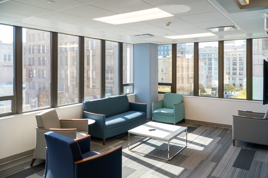 More Photos Of 312 E Wisconsin Ave, Milwaukee Medical For Sale