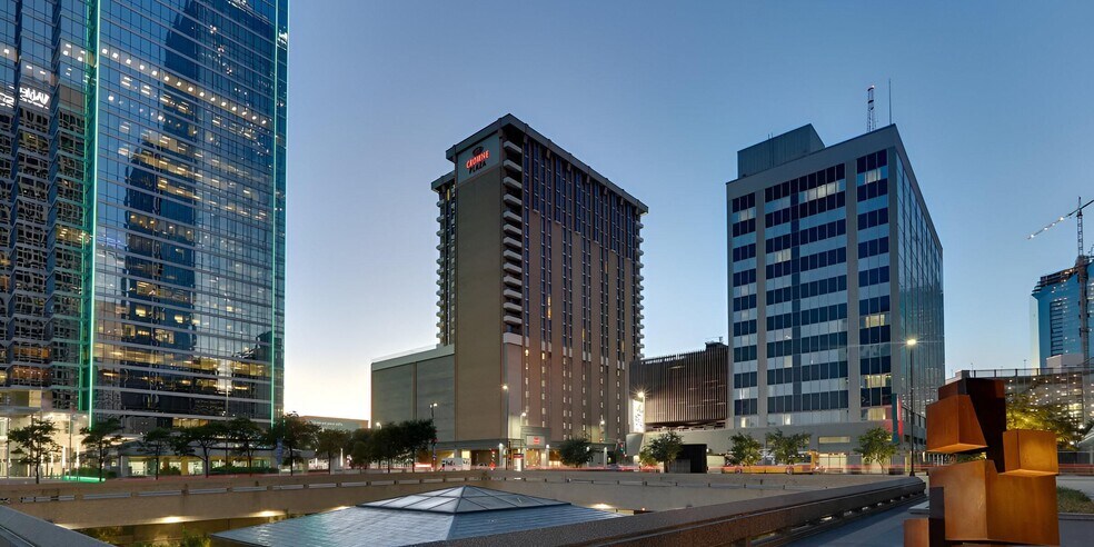 More Photos Of 1015 Elm St, Dallas Hotel For Sale