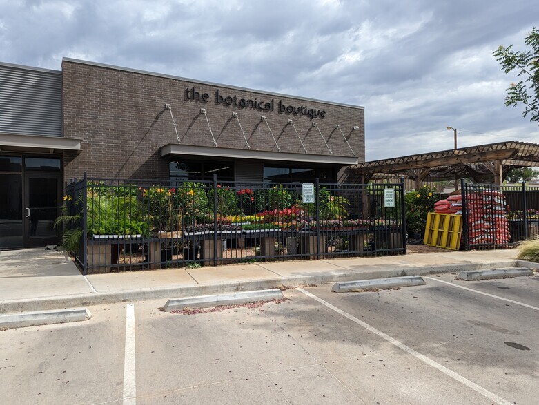 More Photos Of 200 Spring Park Dr, Midland General Retail For Lease