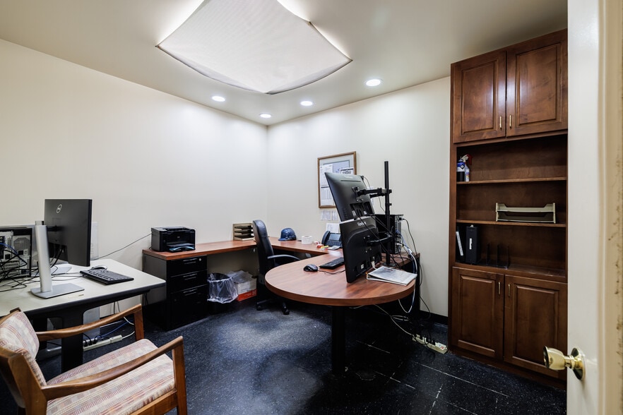 More Photos Of 100 Pixley Industrial Pky, Rochester Manufacturing For Sale