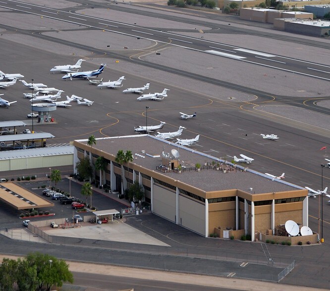 More Photos Of 14605 N Airport Dr, Scottsdale Airplane Hangar For Lease
