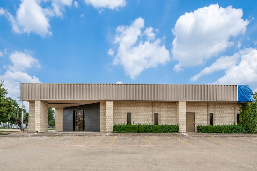 More Photos Of 2345 S State Highway 121, Lewisville Flex For Sale
