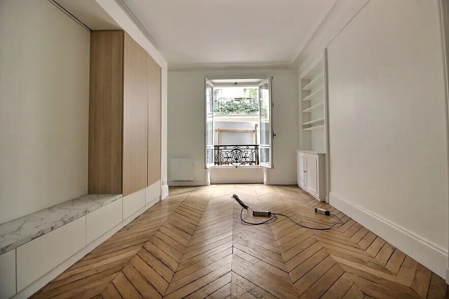 More Photos Of 10 Avenue De L'Opera, Paris Office For Sale