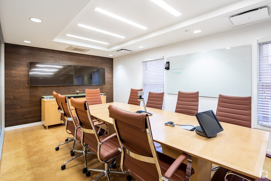 More Photos Of 2440 Sandy Plains Rd, Marietta Office For Lease